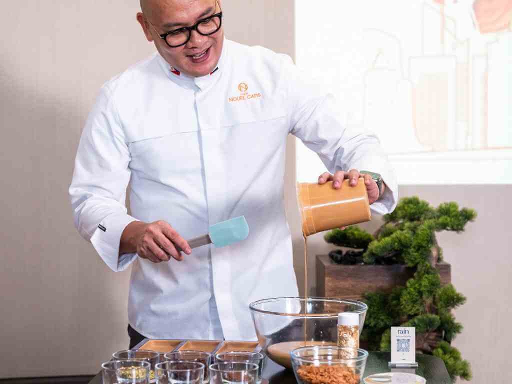 Chef Nouel crafting the Abu Dhabi Chocolate live during the launch.